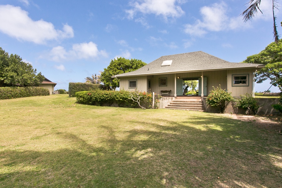 Waipuna Cottage, with oceanfront views.