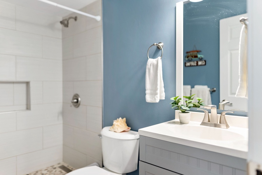 Full guest bathroom on the first floor