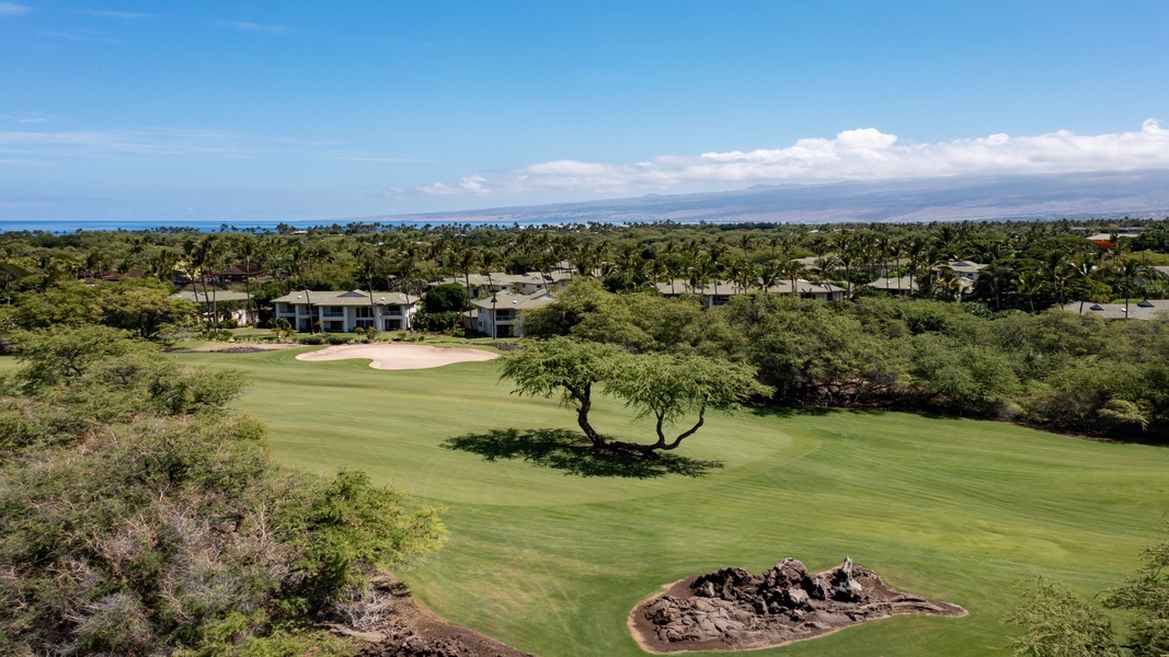 From Canoe House in Mauna Lani Resort, enjoy front-row views of lush greens and the Pacific beyond — a golfer’s paradise and a photographer’s dream.