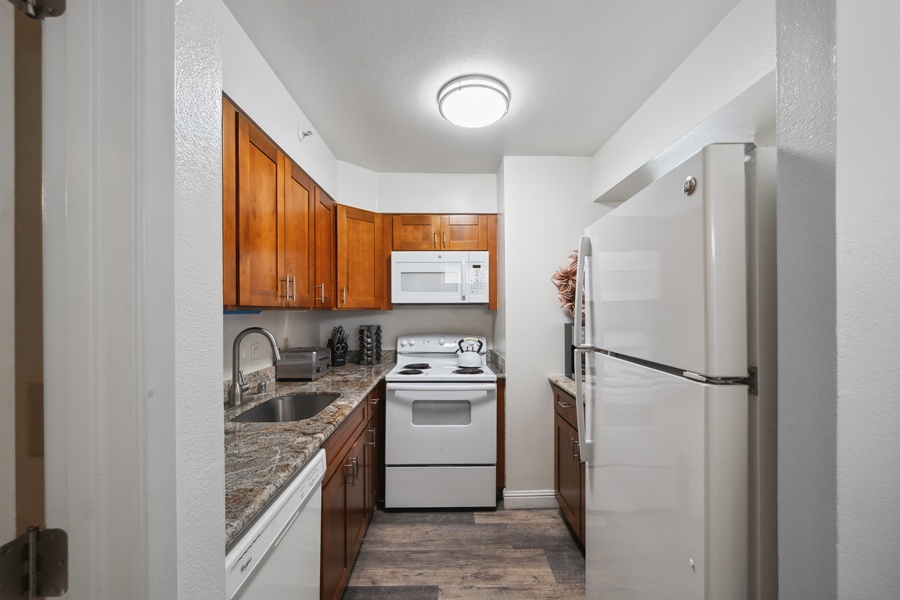 Royal Kahana 308’s kitchen is fully stocked and ready for your favorite island meals.
