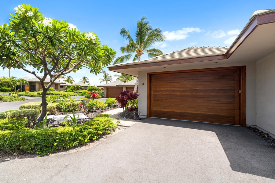 Private driveway and garage entrance in the prestigious Mauna Lani Resort.