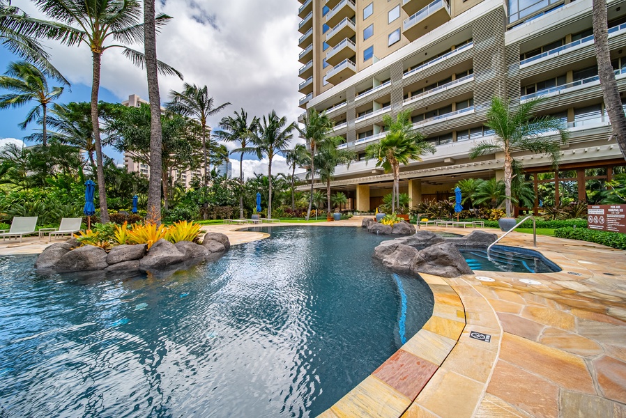 The community shared pool and hot tub.