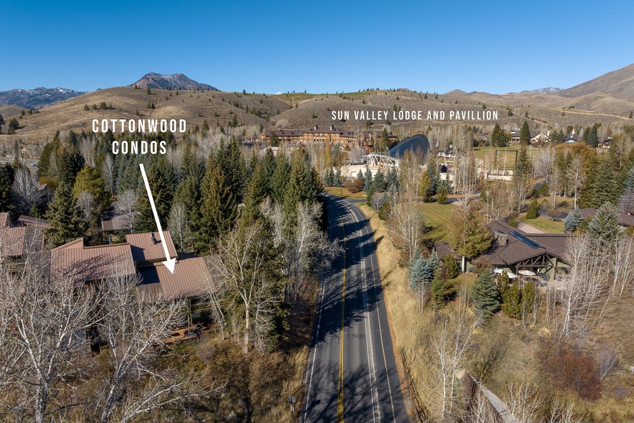 Drive your way to Sun Valley Cottonwood!