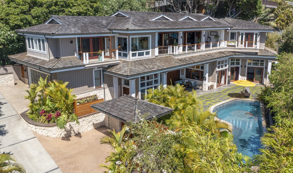 Experience coastal luxury right here at Lanikai Villa