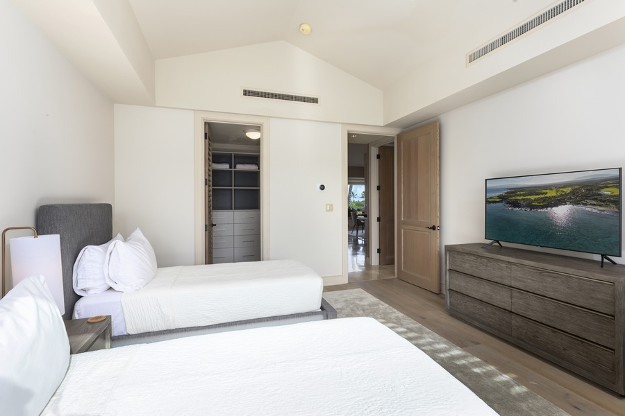 The upper level bedroom can be set up with twin beds upon request.