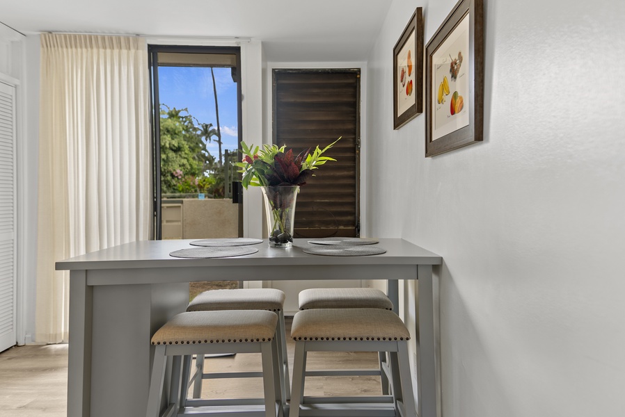 Kitchen nook to have morning breakfast with views.