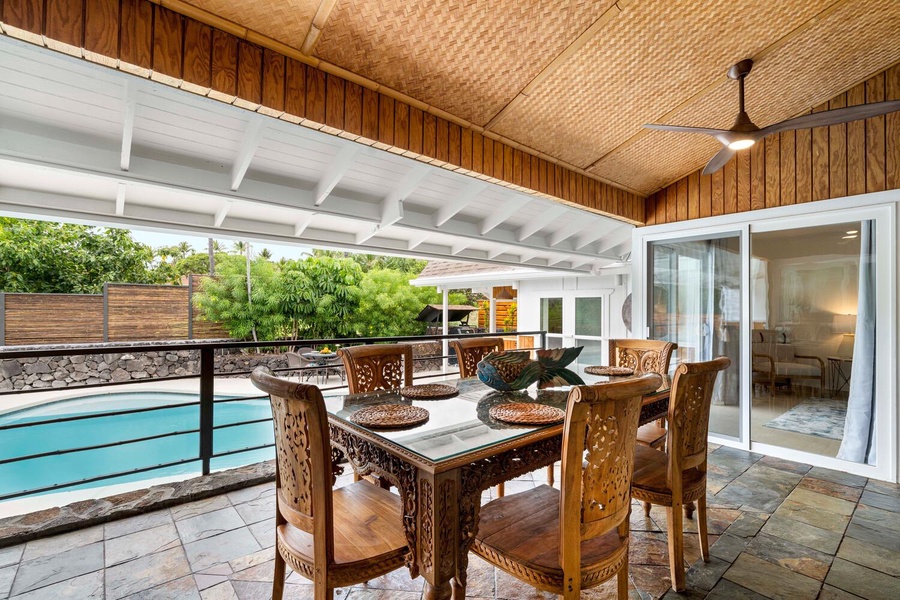 Savor your meals by the pool through al fresco dining on the lanai.