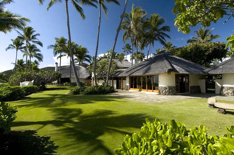 Expansive Ocean Lawn