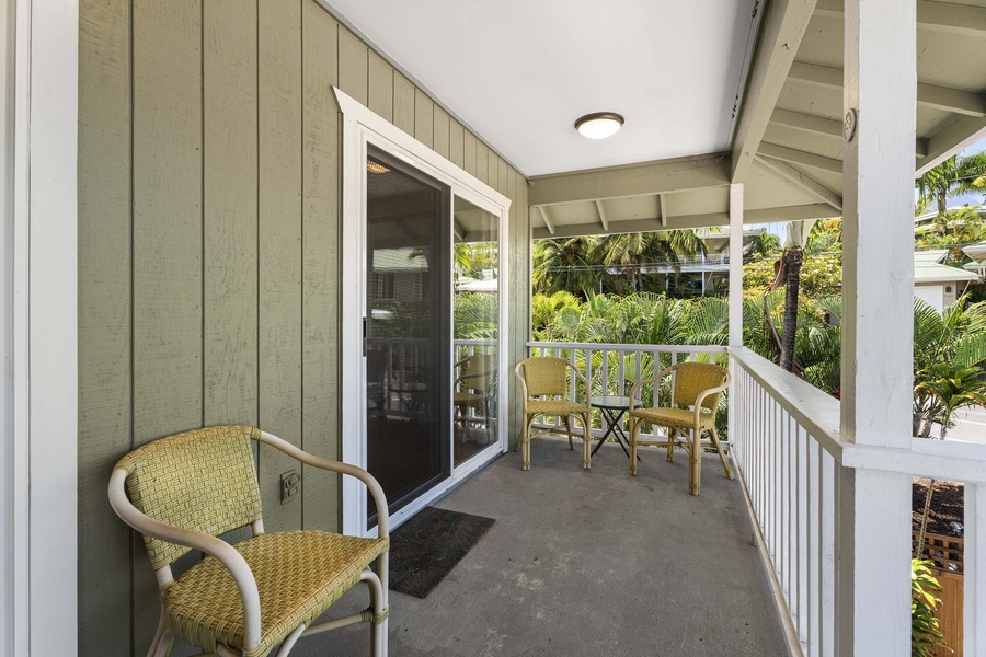 Upstairs Lanai outside of the primary and guest suites