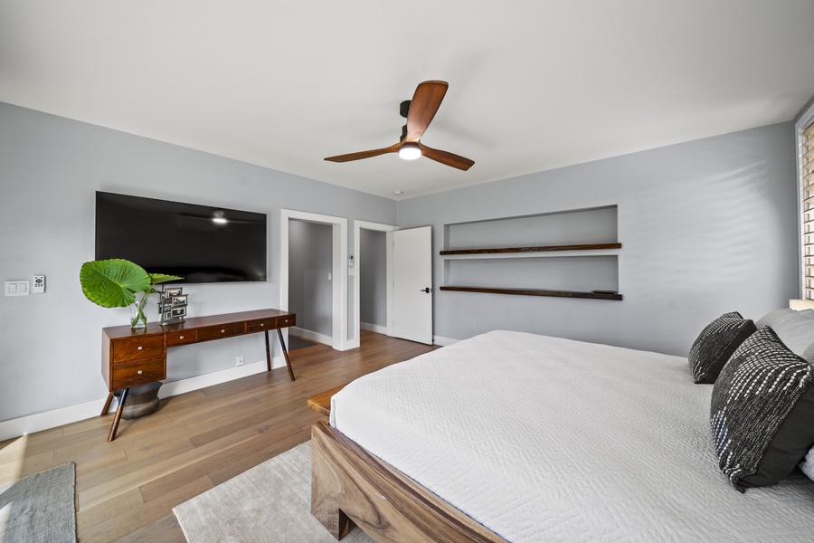 Kick back in bed with a Smart TV and plenty of space to relax after a day on the North Shore.