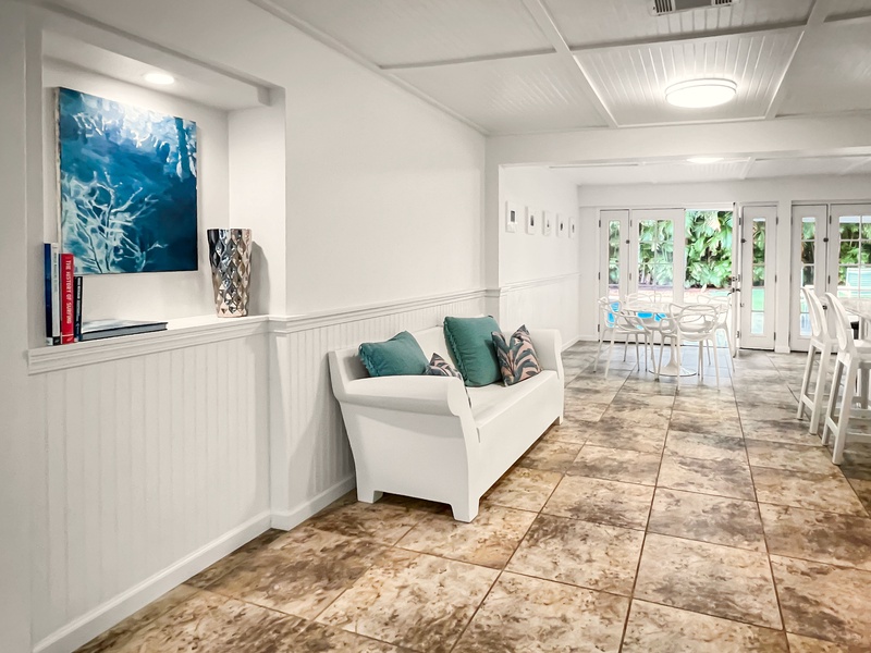 A welcoming sitting area just off the kitchen, perfect for relaxing.
