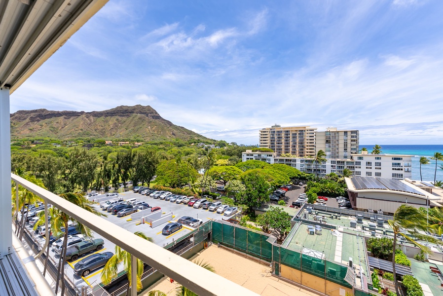 Overlook iconic Oʻahu scenery from your private suite, complete with vibrant city and crater views.