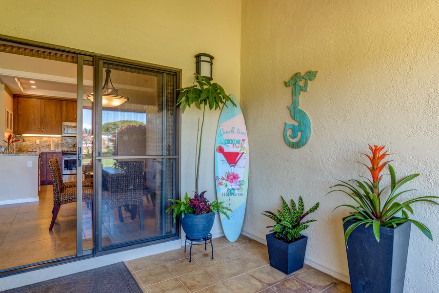 3 different sliding doors to access the lanai
