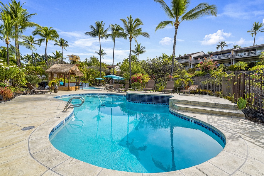 Keauhou Resort is situated on 5 acres with only 48 units and two private swimming pools, walk to Keauhou Bay in less than 5 minutes to easily access and enjoy all ocean activities.