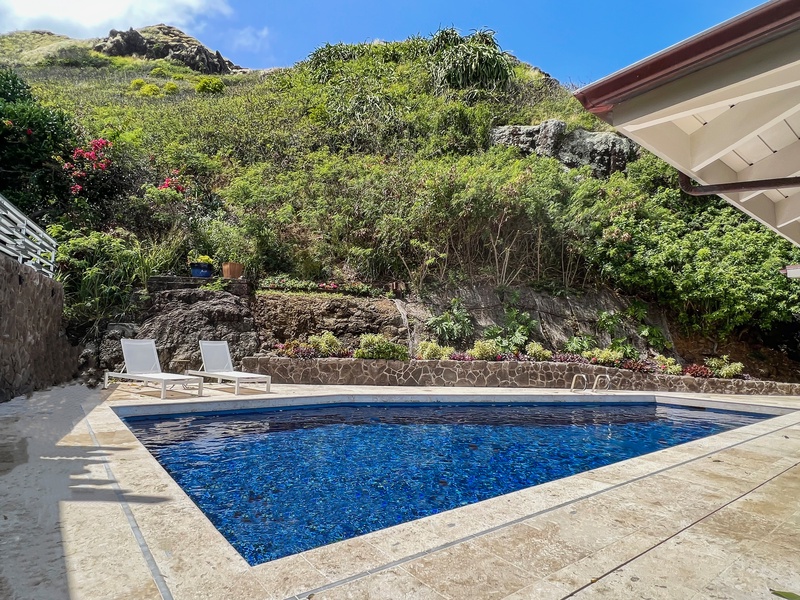 Private hillside heaven by the pool