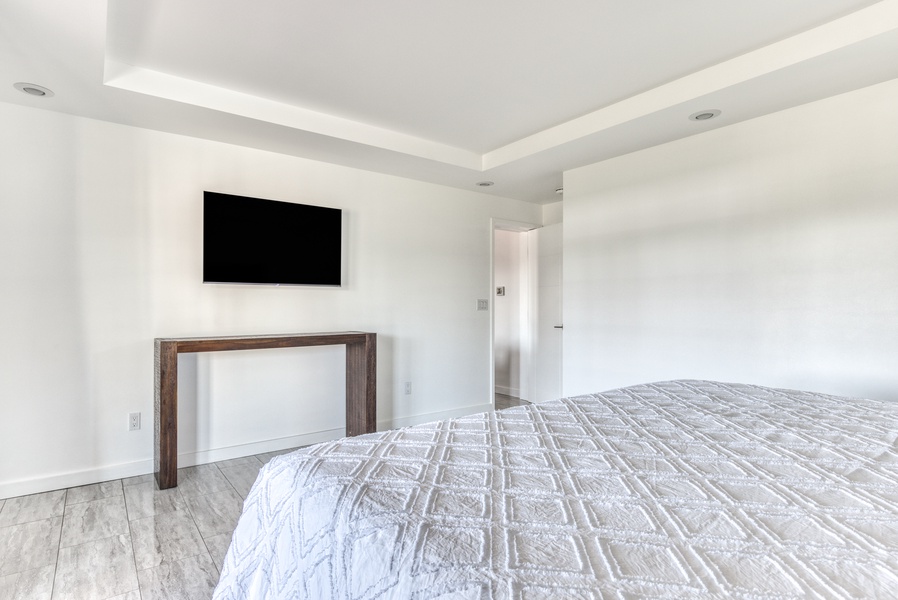 Secondary bedroom with flat screen TV