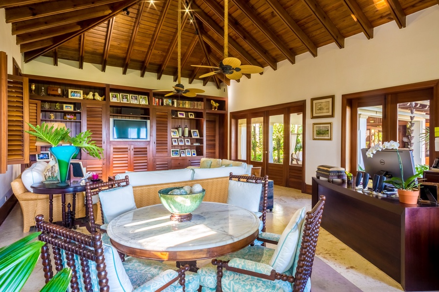 Breakfast nook for quick meals or casual conversations.