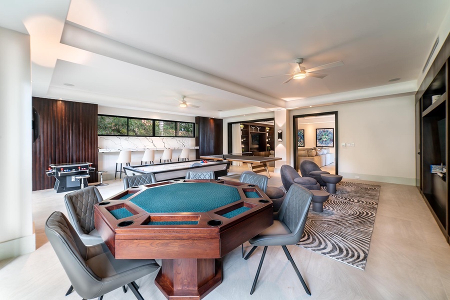 Host game nights in this expansive entertainment space.