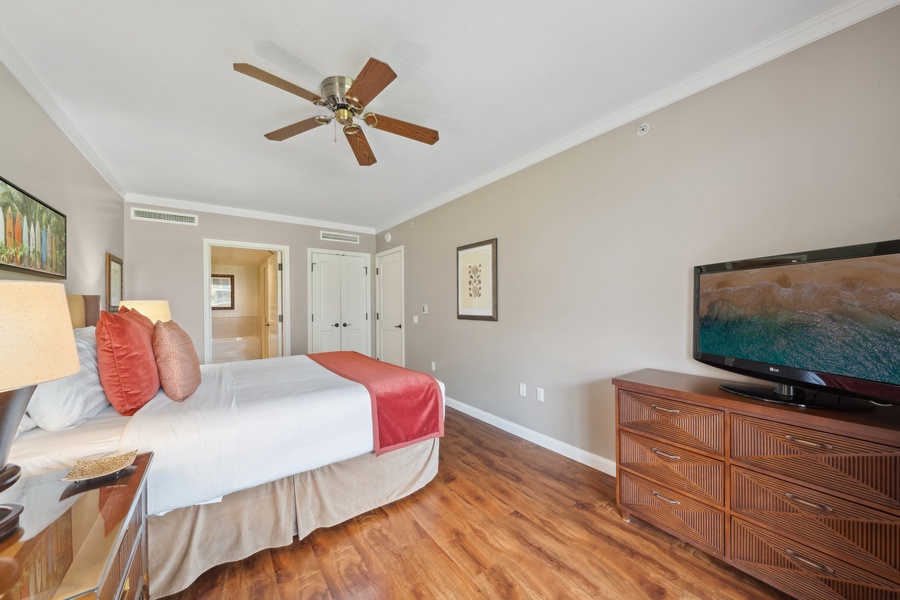 From restful nights to bright mornings, this guest bedroom at Honua Kai Konea 204 is a true retreat in paradise.