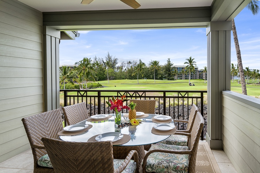Outdoor Lanai dining for six overlooking the majestic Golf course