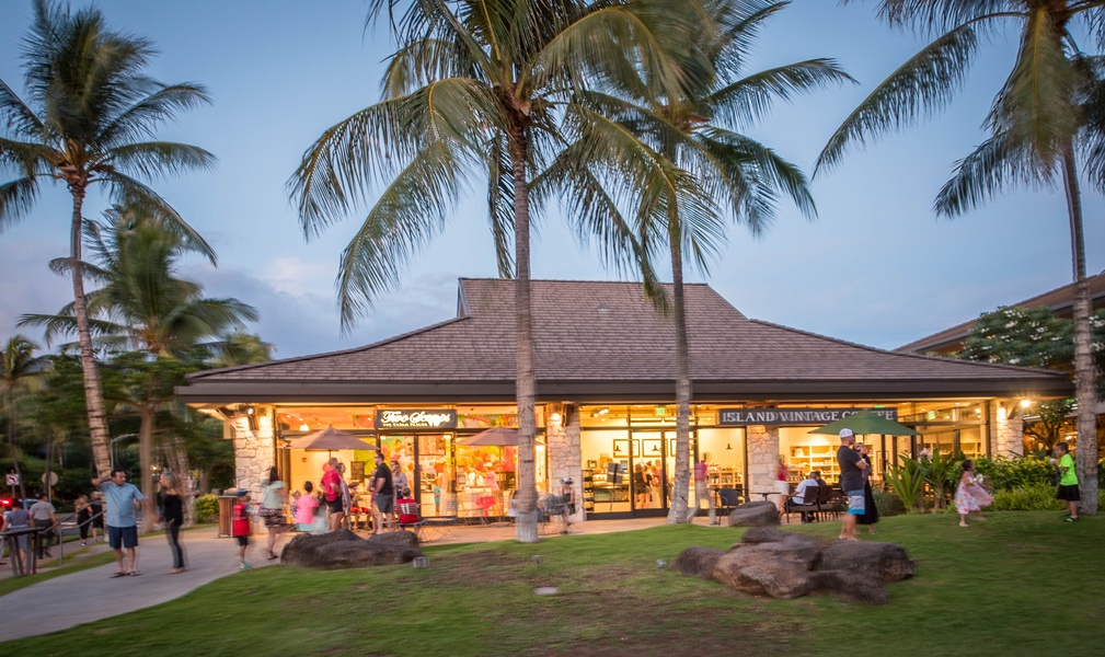 The ice cream and coffee shops near the resort.