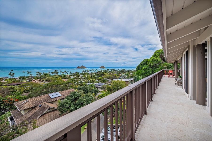 Panoramic views of the Kailua and Lanikai shores from your primary bedroom!
