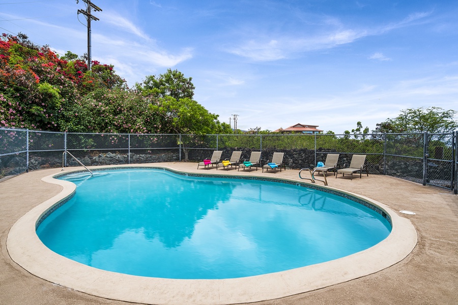 Kona Mansions pool to cool off on hot days