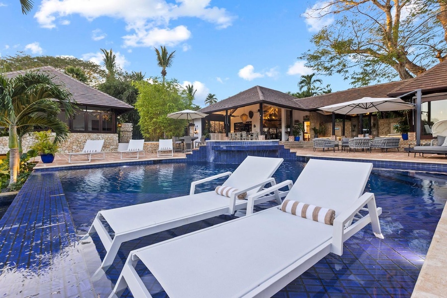 Welcome to Casa Tamarindos, a centrally located villa in the heart of Casa de Campo.