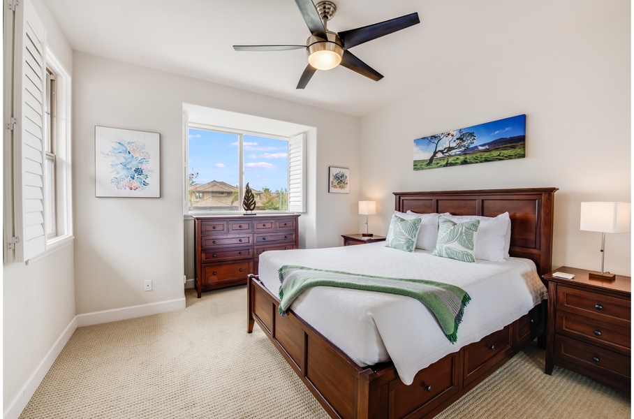 Guest suite with queen size bed and ensuite bathroom
