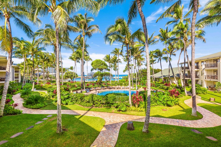 Step outside onto your private, 167-square foot lanai to take in views of the lush, tropical grounds, awe-inspiring Pacific