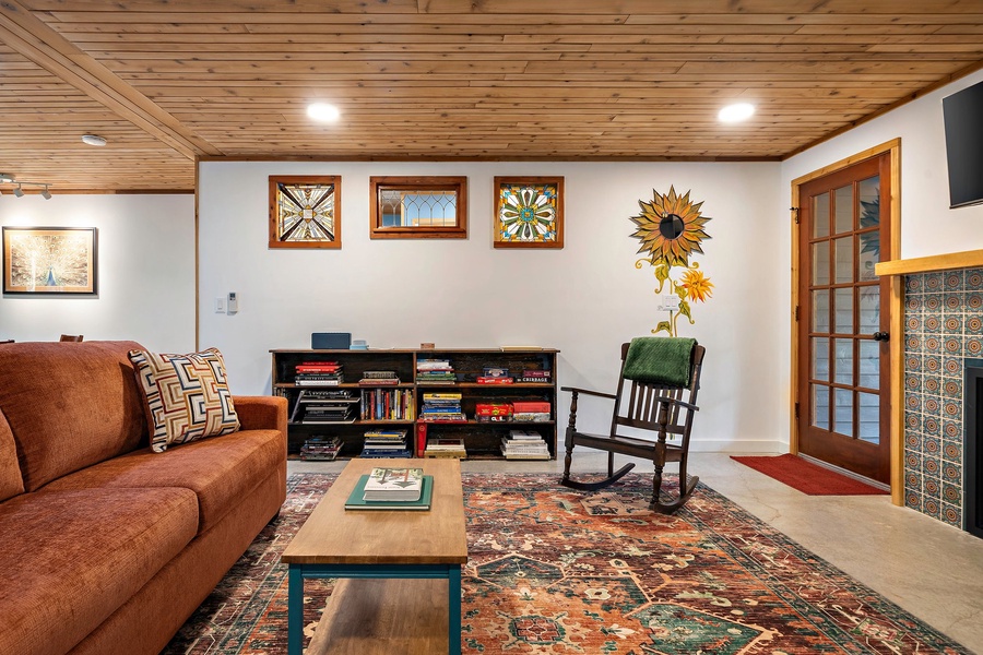 The colorful living space is full of charm, with creative details that make every moment feel special.