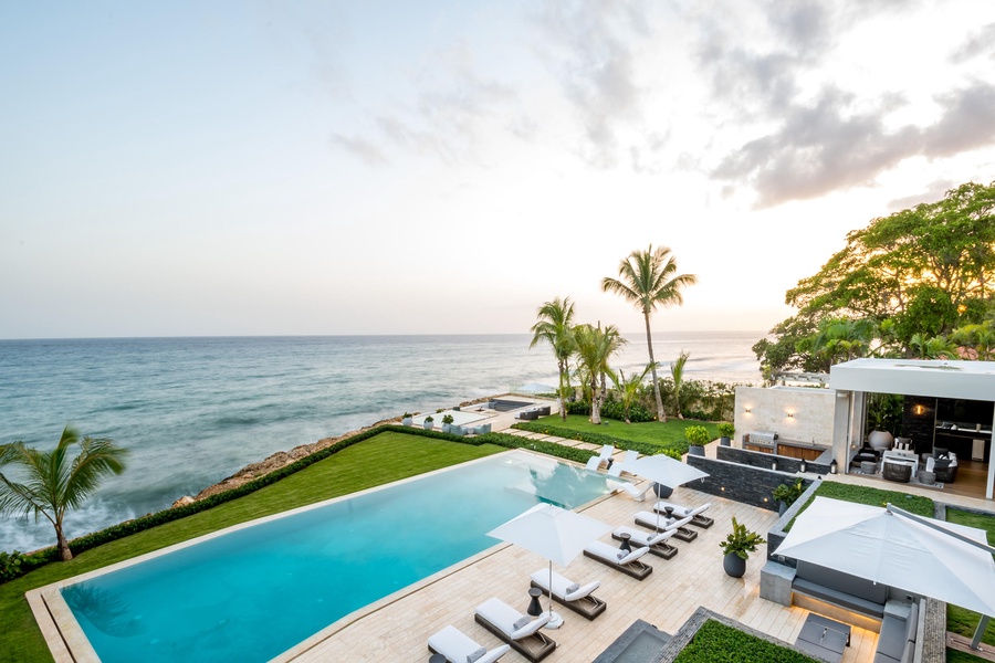 Soak in the tranquility of the infinity pool, for uninterrupted views of the ocean at sunset.