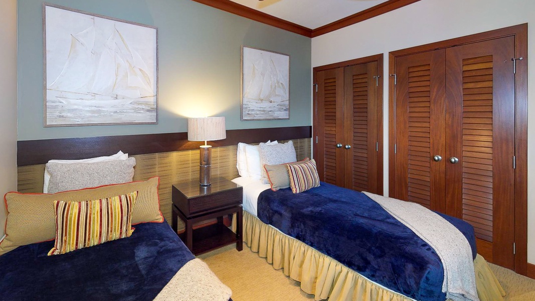 The third guest bedroom with two twin beds.