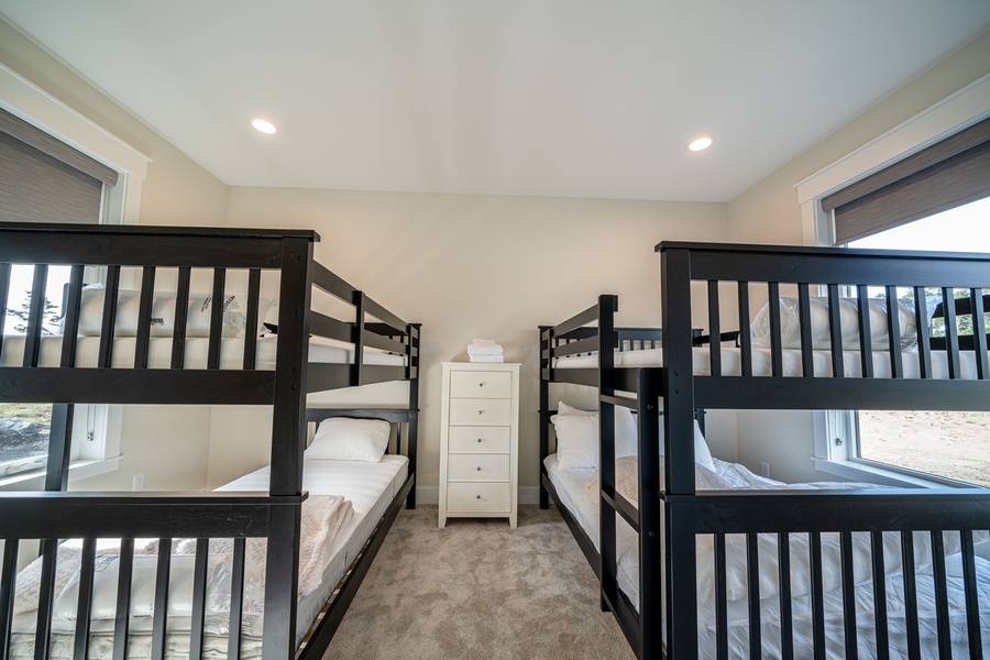 1 Twin and 1 Full size bunk bed
