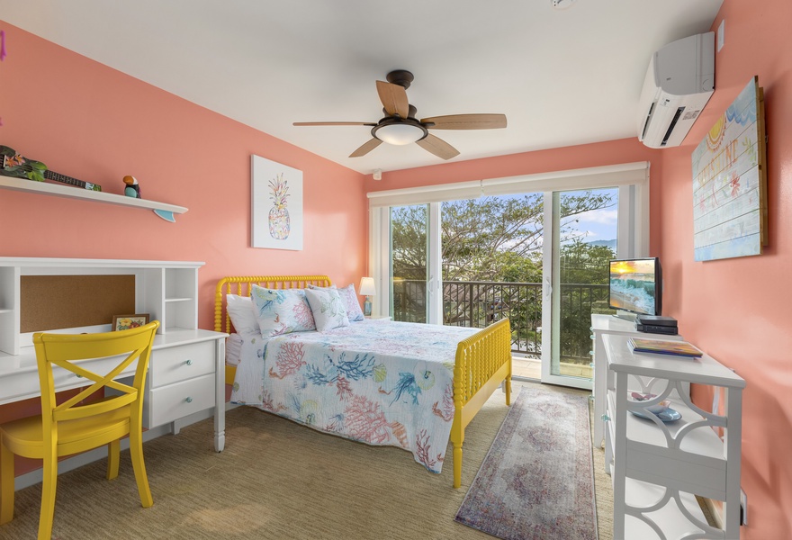 Bedroom with lanai, view of the mountains, and Jack-and-Jill attached bathroom.