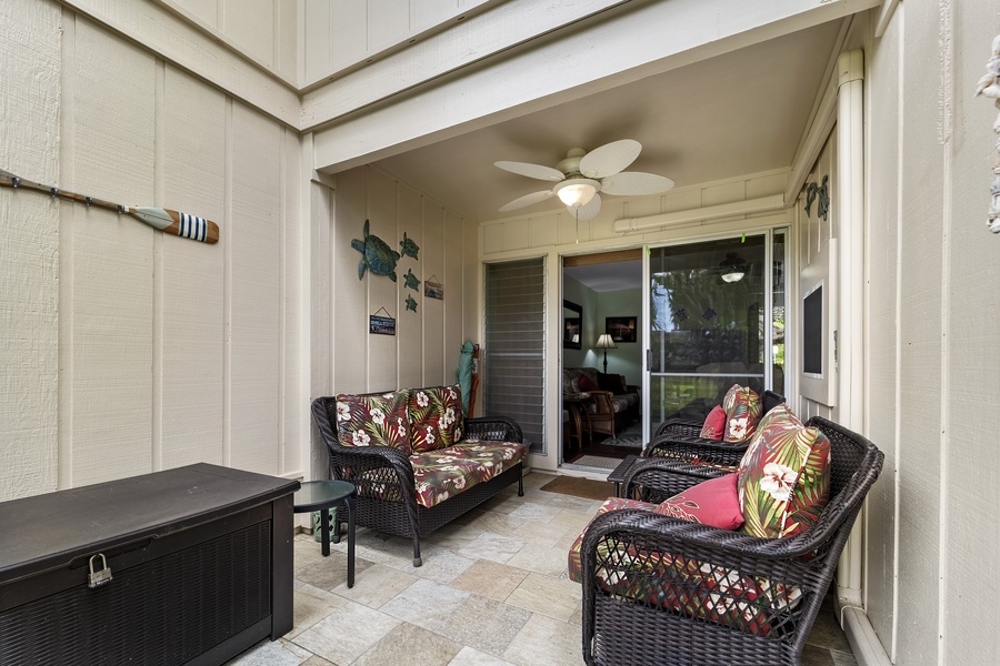 Ceiling fan on the Lanai allows for cool enjoyment of your favorite beverage!