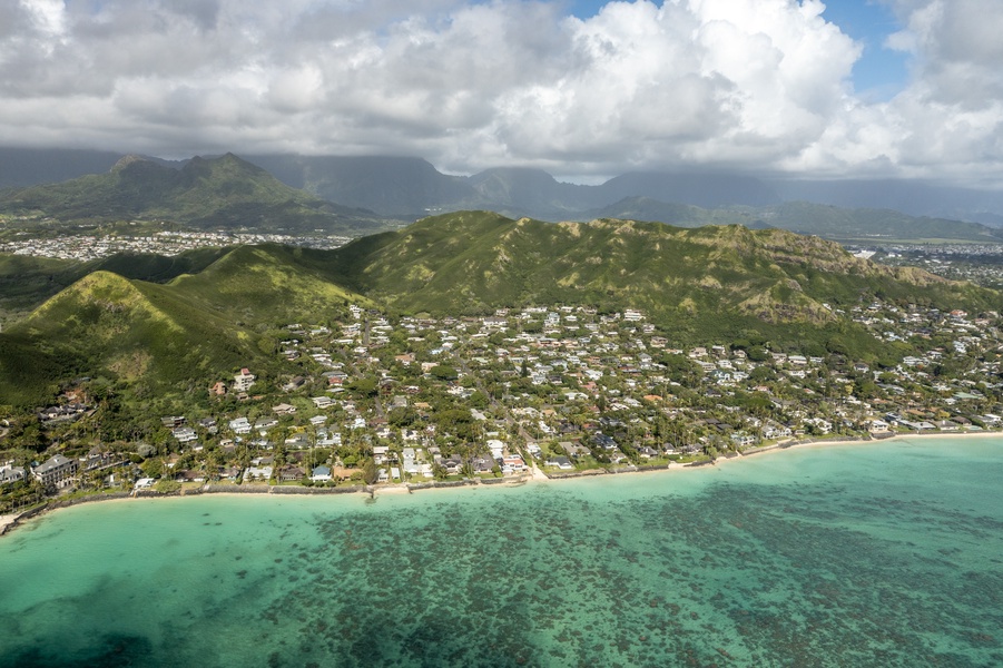 Lanikai beach just a 10 minute stroll away