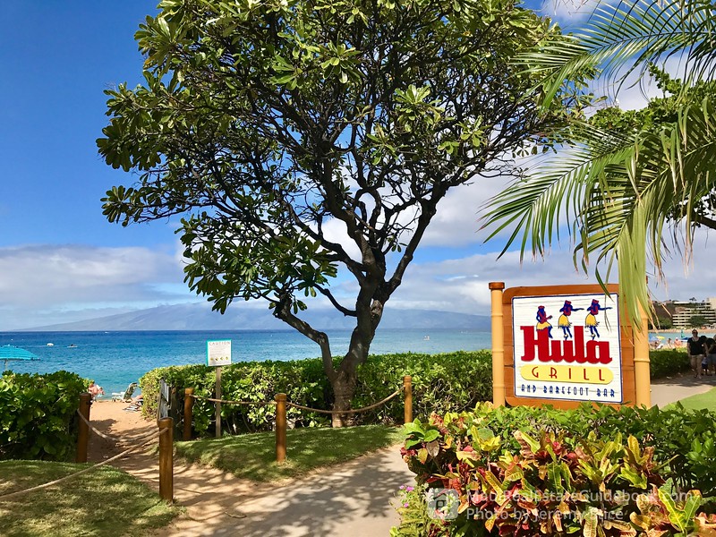 Eat up at Hula Grill.