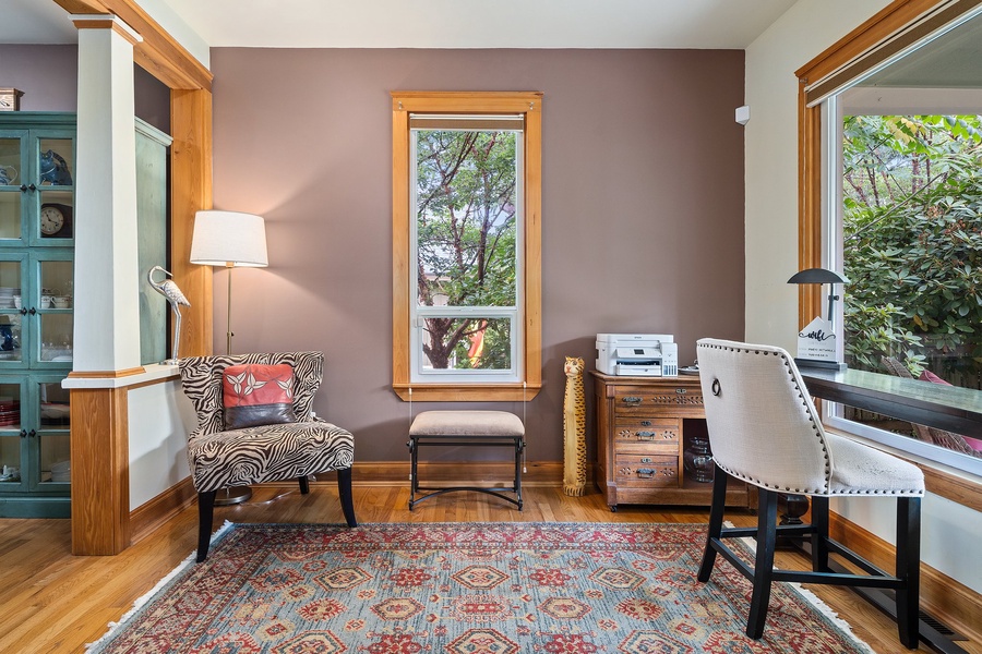 Enjoy a productive and peaceful atmosphere in this light-filled study with outdoor greenery views.