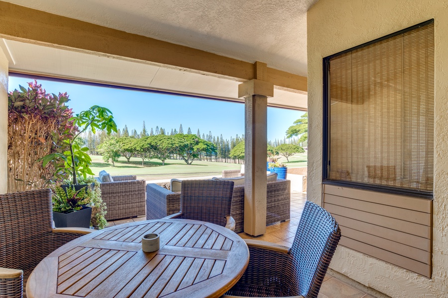 Spacious lanai for entertaining