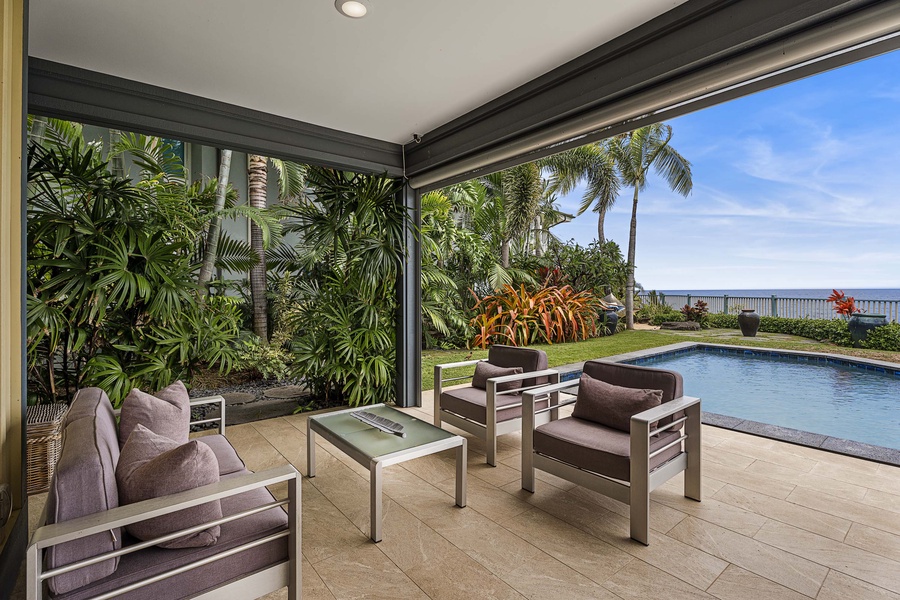 Enjoy your favorite beverage while maintaining a conversation with those enjoying the pool!