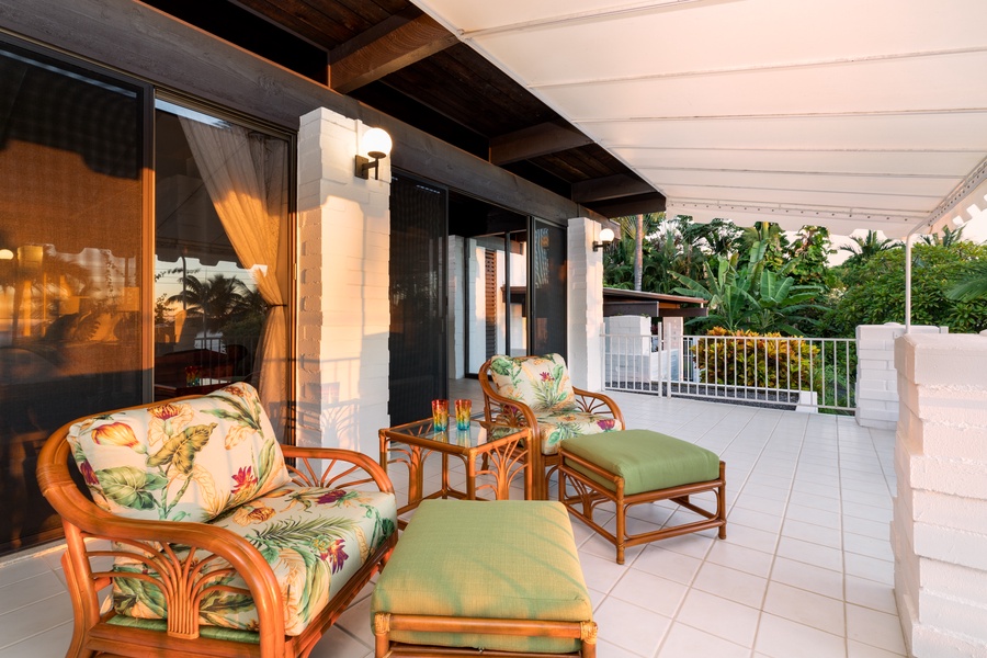 Relaxing Upstairs Lanai with great view