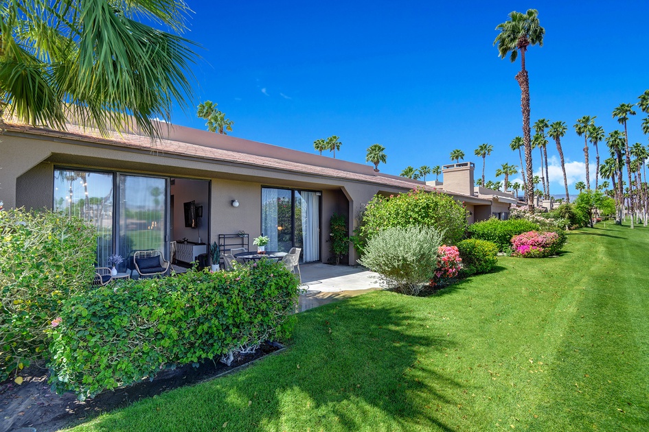 V3872 - Holly House  3 Bedroom Condo in Palm Desert, CA