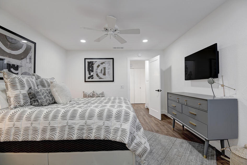 BEDROOM 1