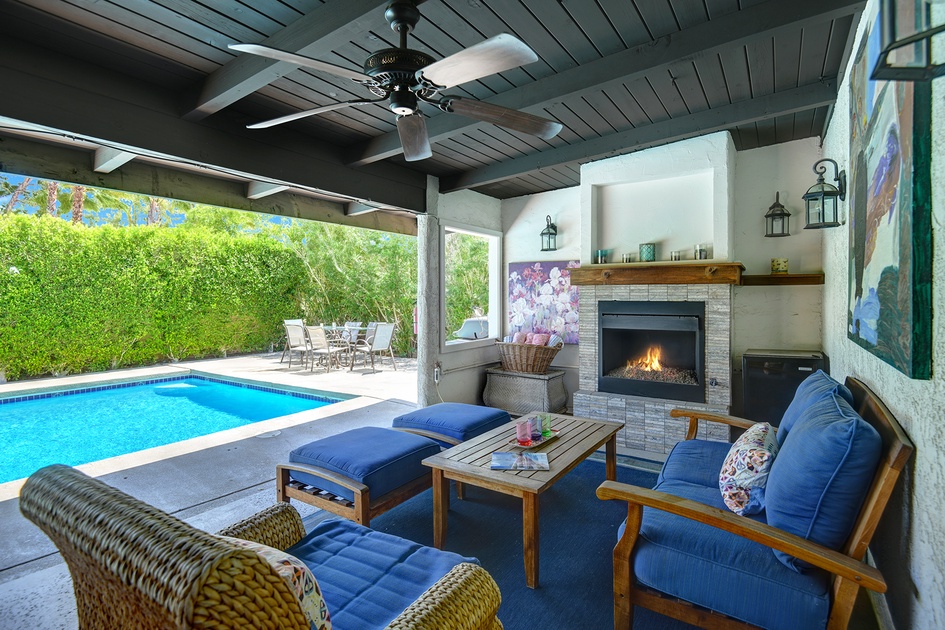 OUTDOOR LIVING ROOM.jpg mls