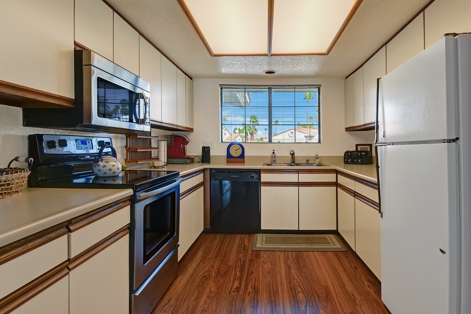 KITCHEN.jpg mls