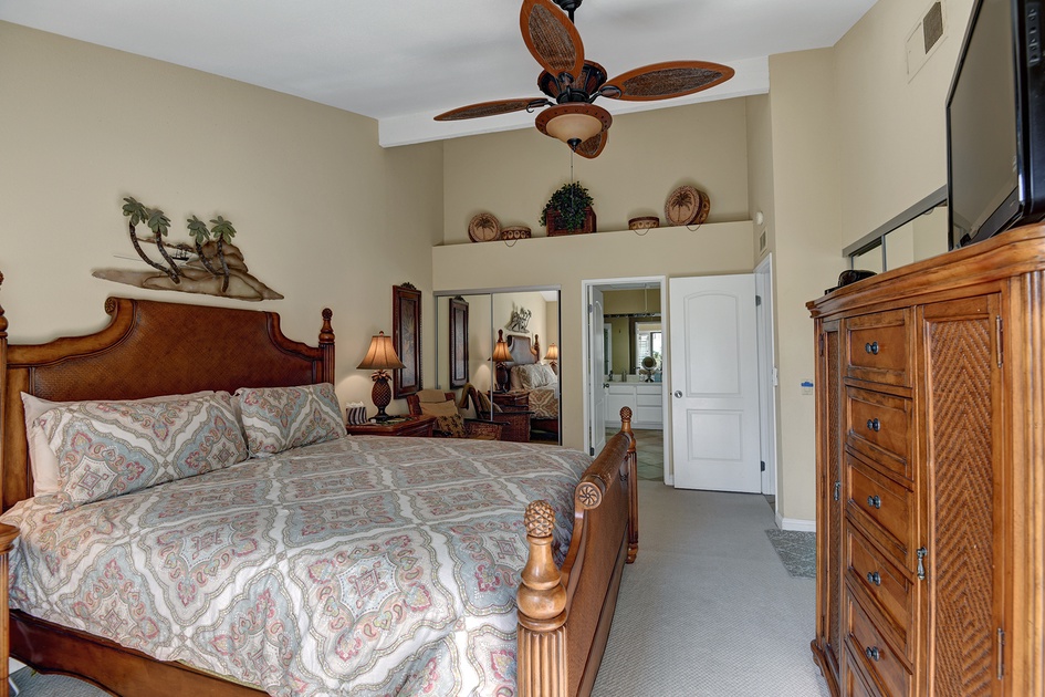 MAIN BEDROOM