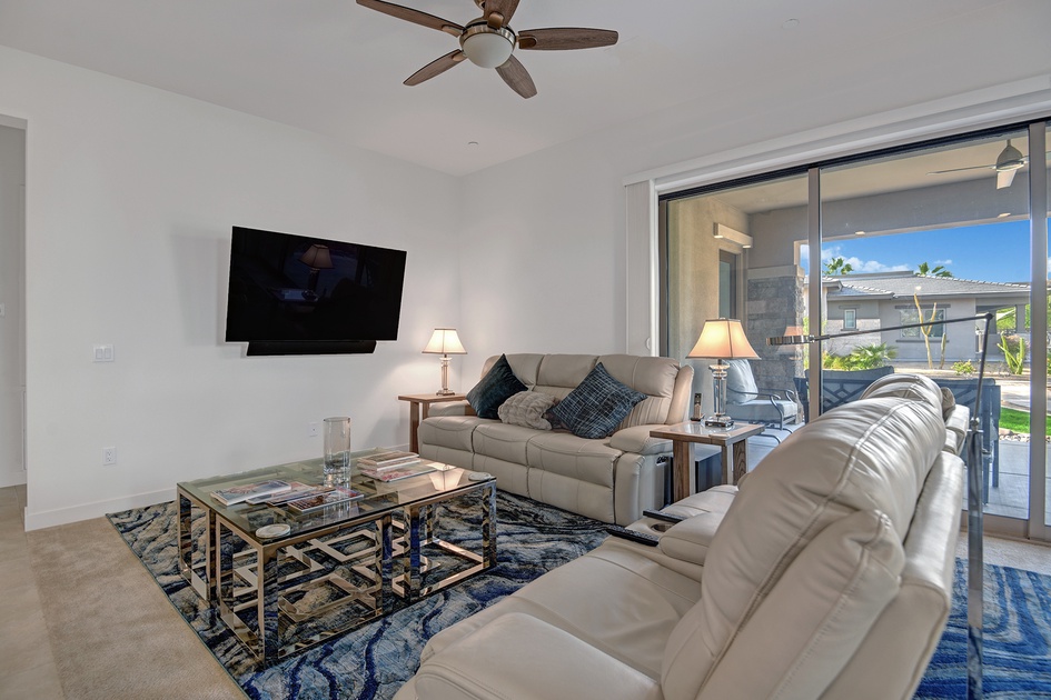 LIVING ROOM.jpg mls