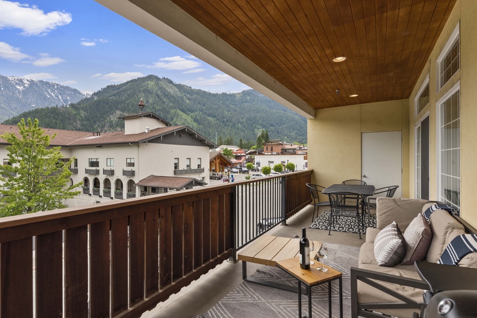 Apres Ski Chalet | 2 Bedroom Condo in Leavenworth, WA