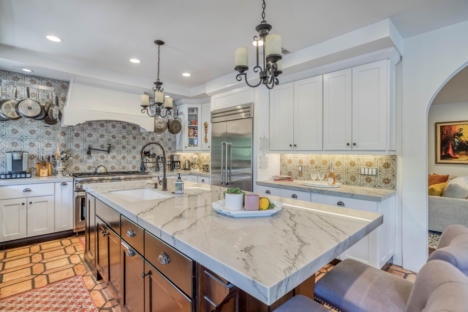 Casa Grande -Kitchen Island Fridge-oven